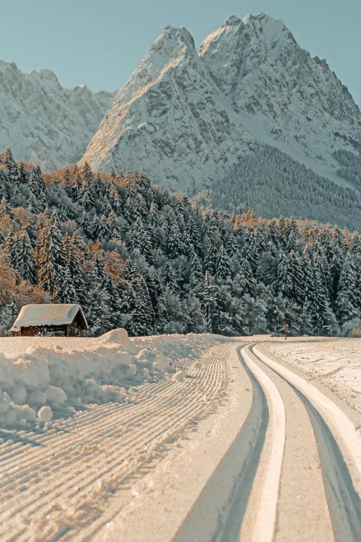 Zsam Chalets Mit Sauna Und Hottub Garmisch-Partenkirchen Exteriör bild